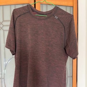 Lululemon Men's T-shirt -Size Small